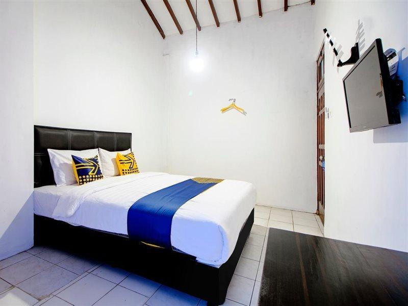 Spot On 2107 Ijo Pupus Syariah Residence Baturetno Exterior foto